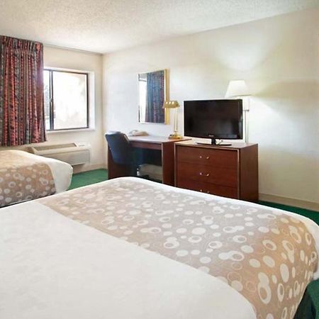 Norwood Inn & Suites Indianapolis East Post Drive Bagian luar foto
