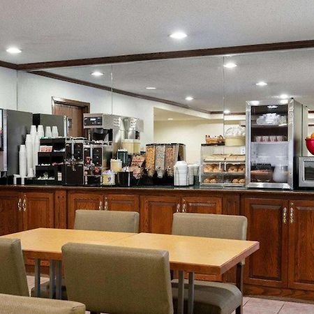 Norwood Inn & Suites Indianapolis East Post Drive Bagian luar foto