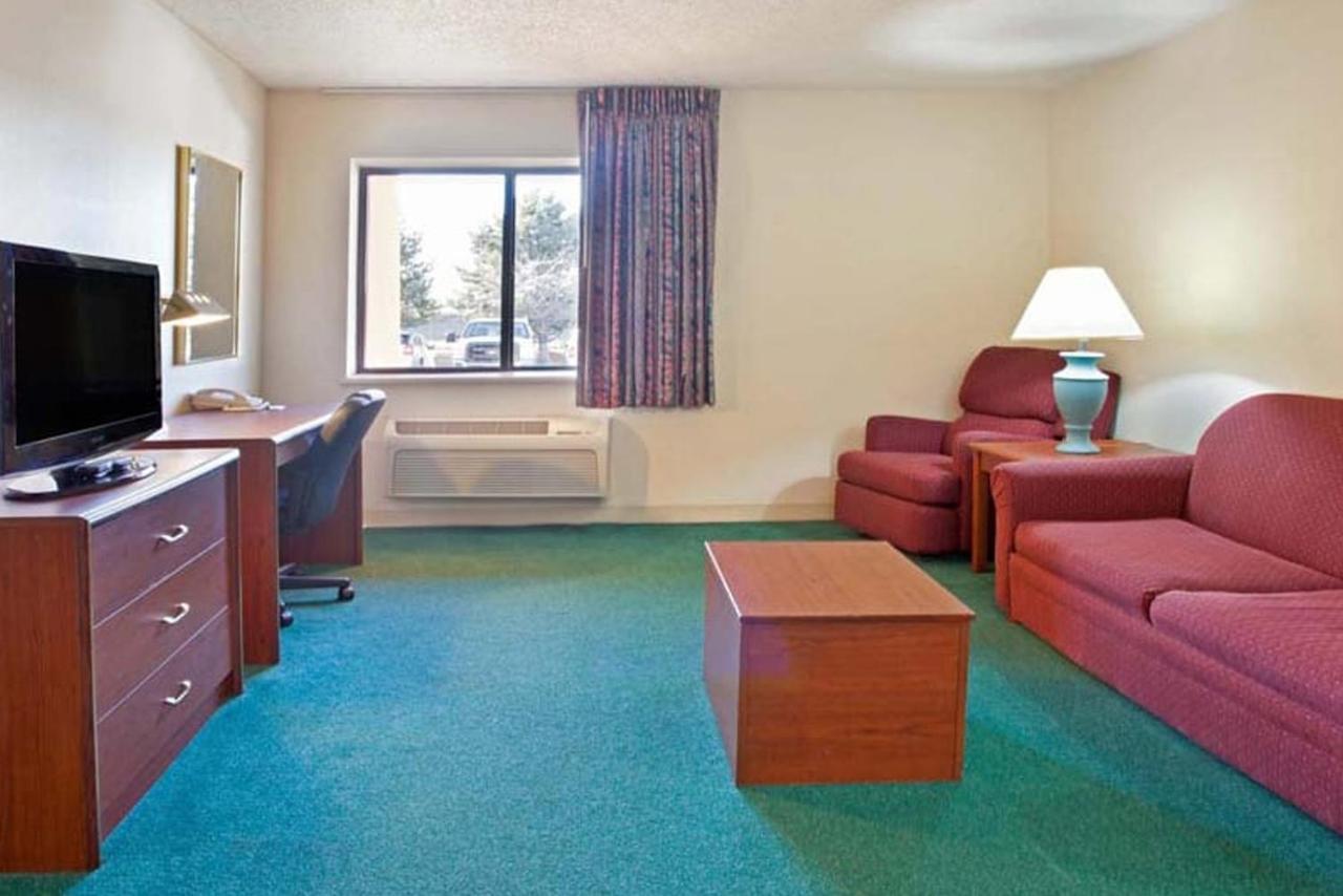 Norwood Inn & Suites Indianapolis East Post Drive Bagian luar foto