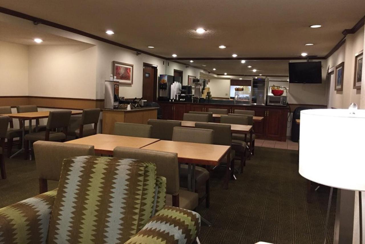 Norwood Inn & Suites Indianapolis East Post Drive Bagian luar foto