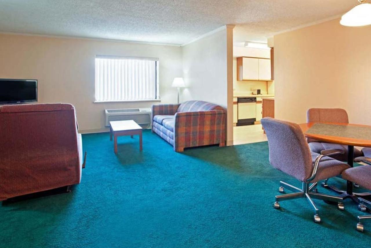 Norwood Inn & Suites Indianapolis East Post Drive Bagian luar foto