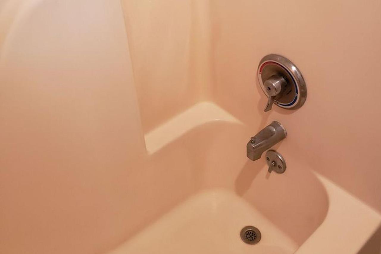 Norwood Inn & Suites Indianapolis East Post Drive Bagian luar foto