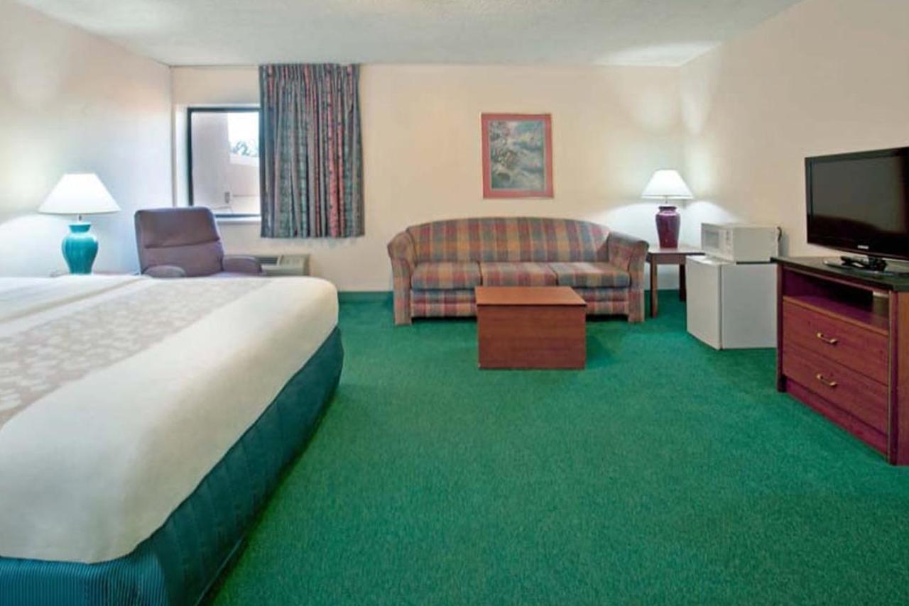 Norwood Inn & Suites Indianapolis East Post Drive Bagian luar foto