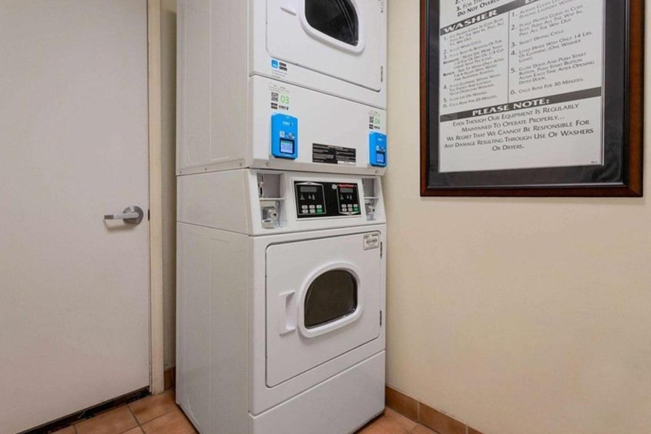 Norwood Inn & Suites Indianapolis East Post Drive Bagian luar foto