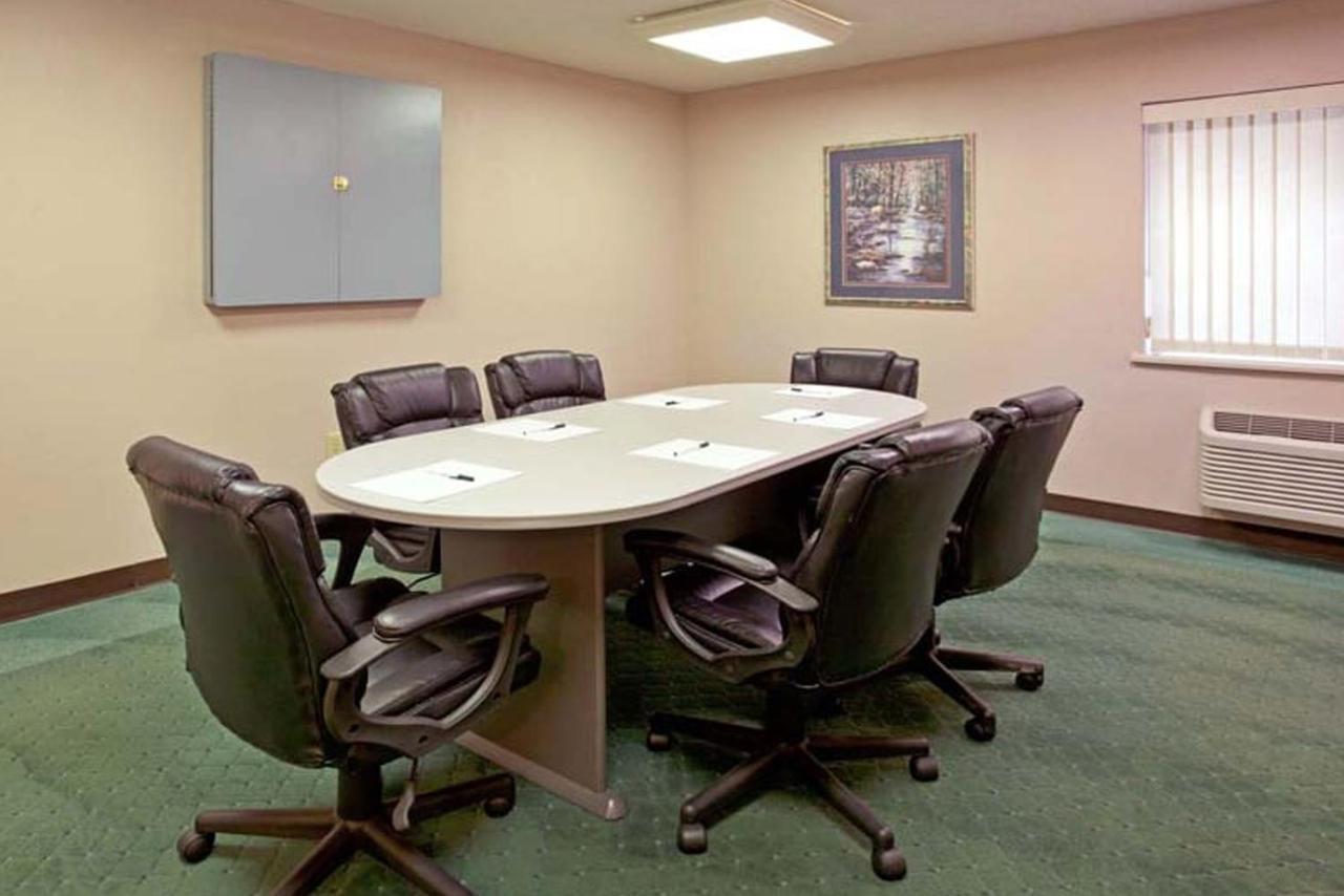 Norwood Inn & Suites Indianapolis East Post Drive Bagian luar foto