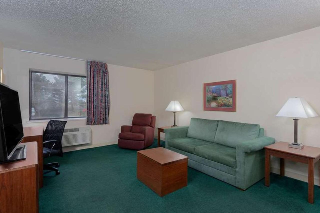 Norwood Inn & Suites Indianapolis East Post Drive Bagian luar foto