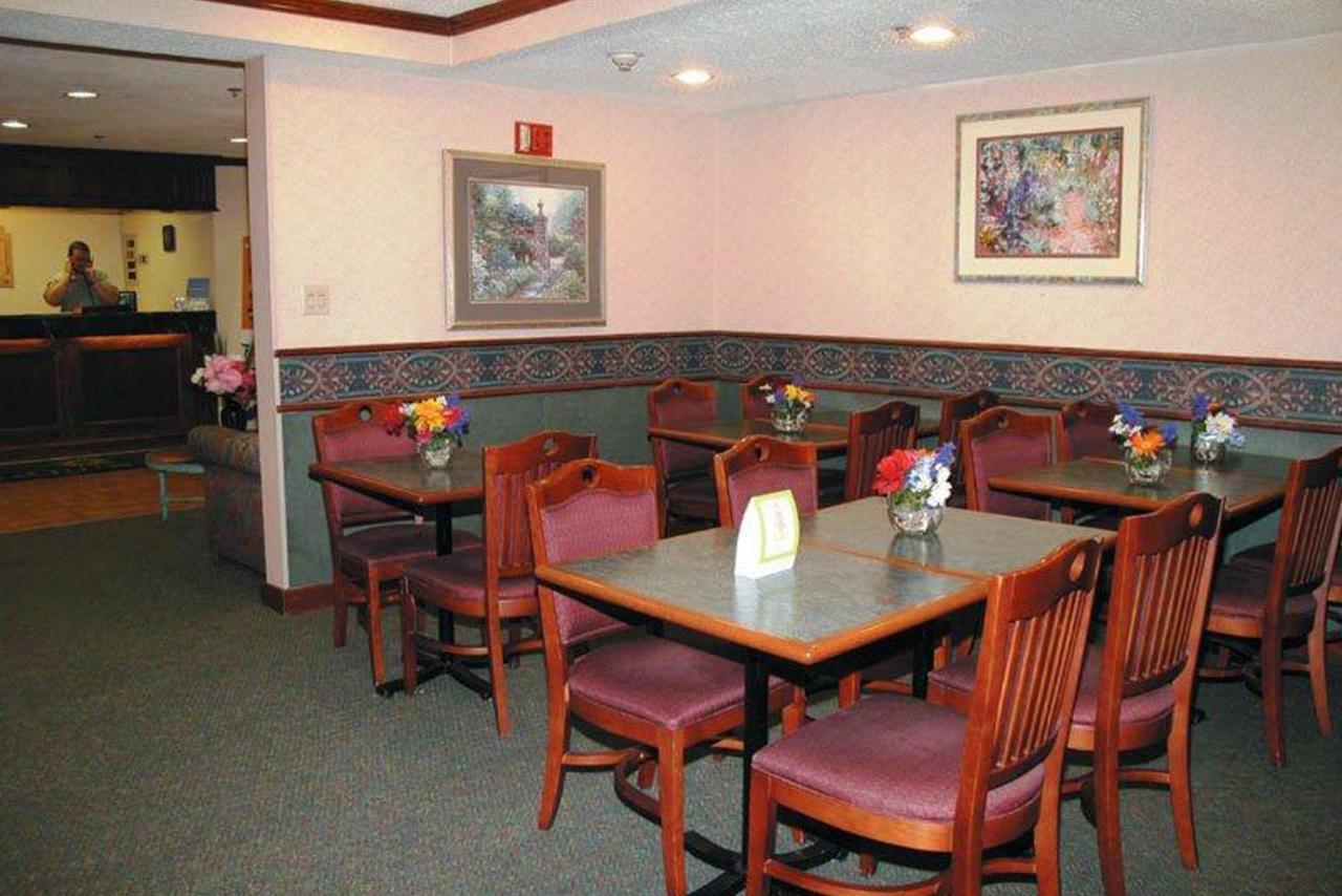 Norwood Inn & Suites Indianapolis East Post Drive Bagian luar foto
