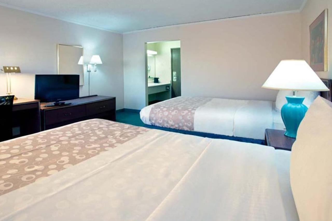 Norwood Inn & Suites Indianapolis East Post Drive Bagian luar foto