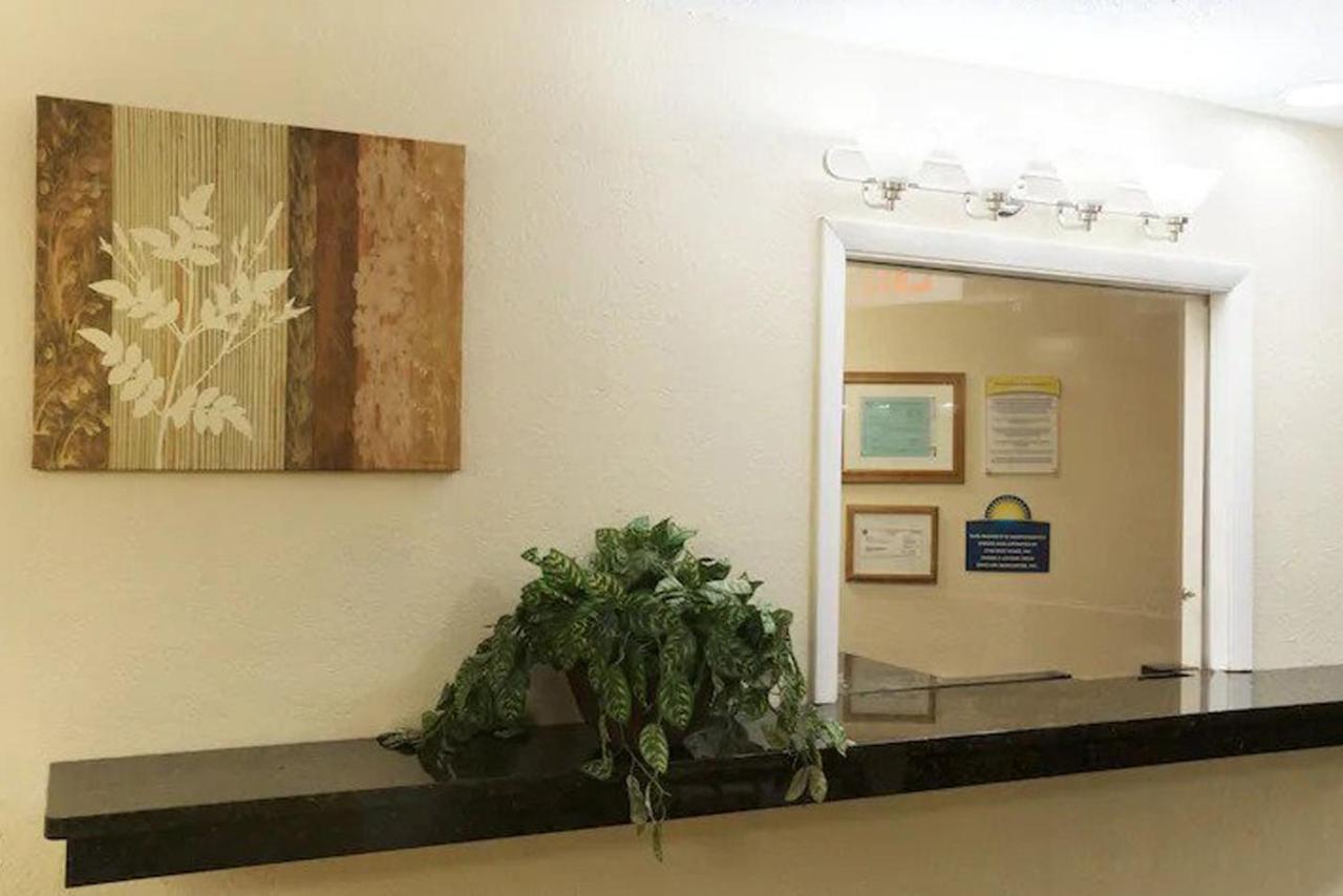 Norwood Inn & Suites Indianapolis East Post Drive Bagian luar foto